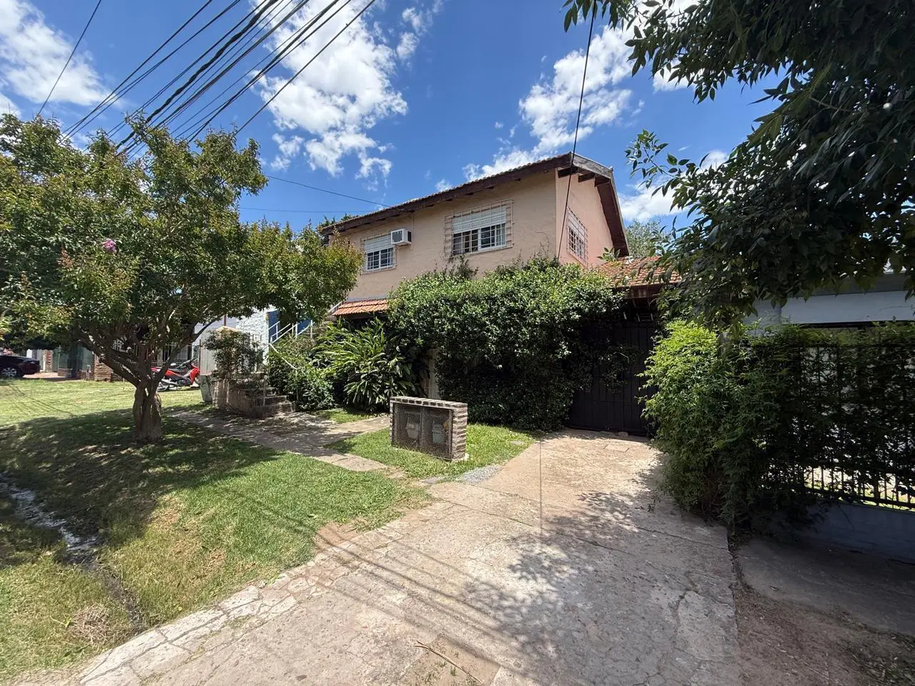 VENTA DE CASA EN ESCOBAR CENTRO 6 AMBIENTES CON GRAN TERRENO COCHERA Y QUINCHO 5