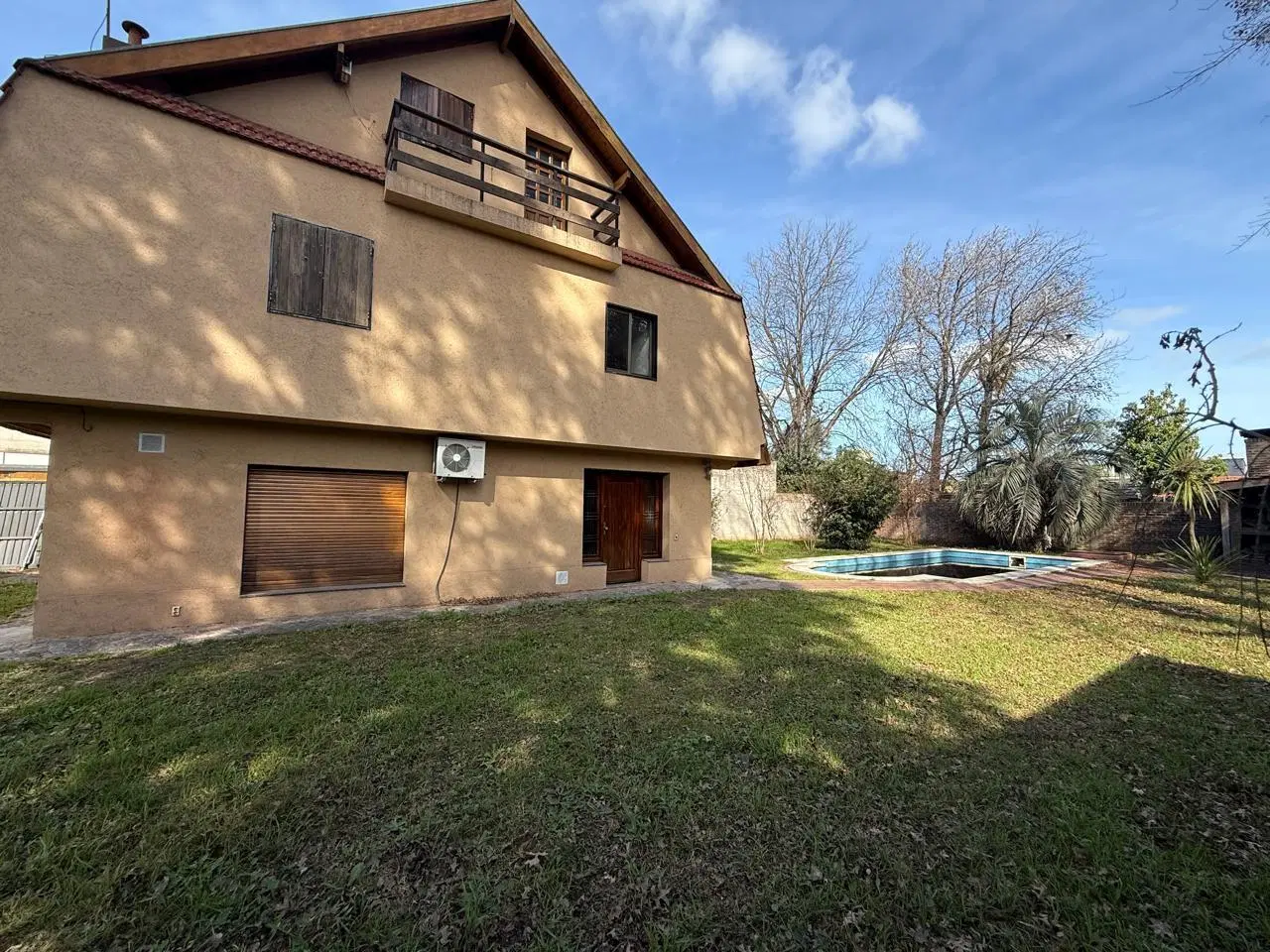 CASA EN VENTA CENTRO DE ESCOBAR INVERSOR APTA EDIFICIO - APTA CREDITO HIPOTECARIO - TOMA VEHICULO 2