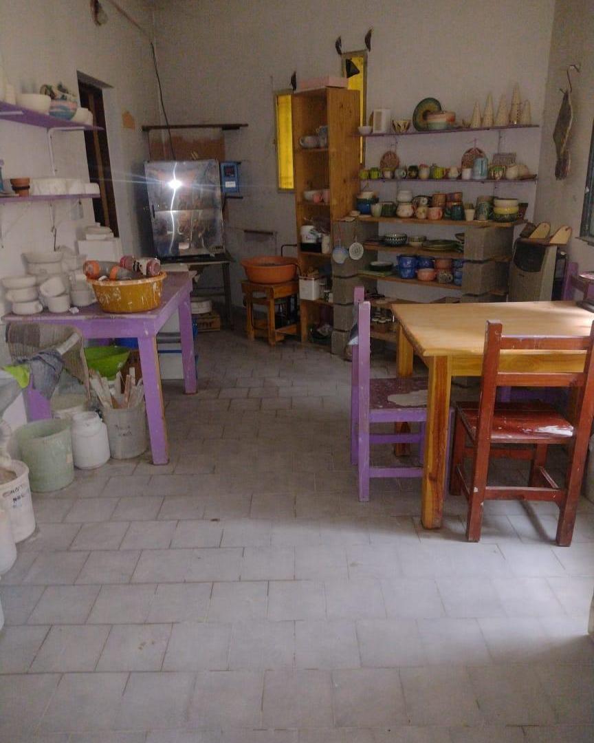 Foto de VENTA DE CASA 3 DORMITORIOS GARAGE PATIO PARRILLA IDEAL COMERCIO GAS, imagen 2