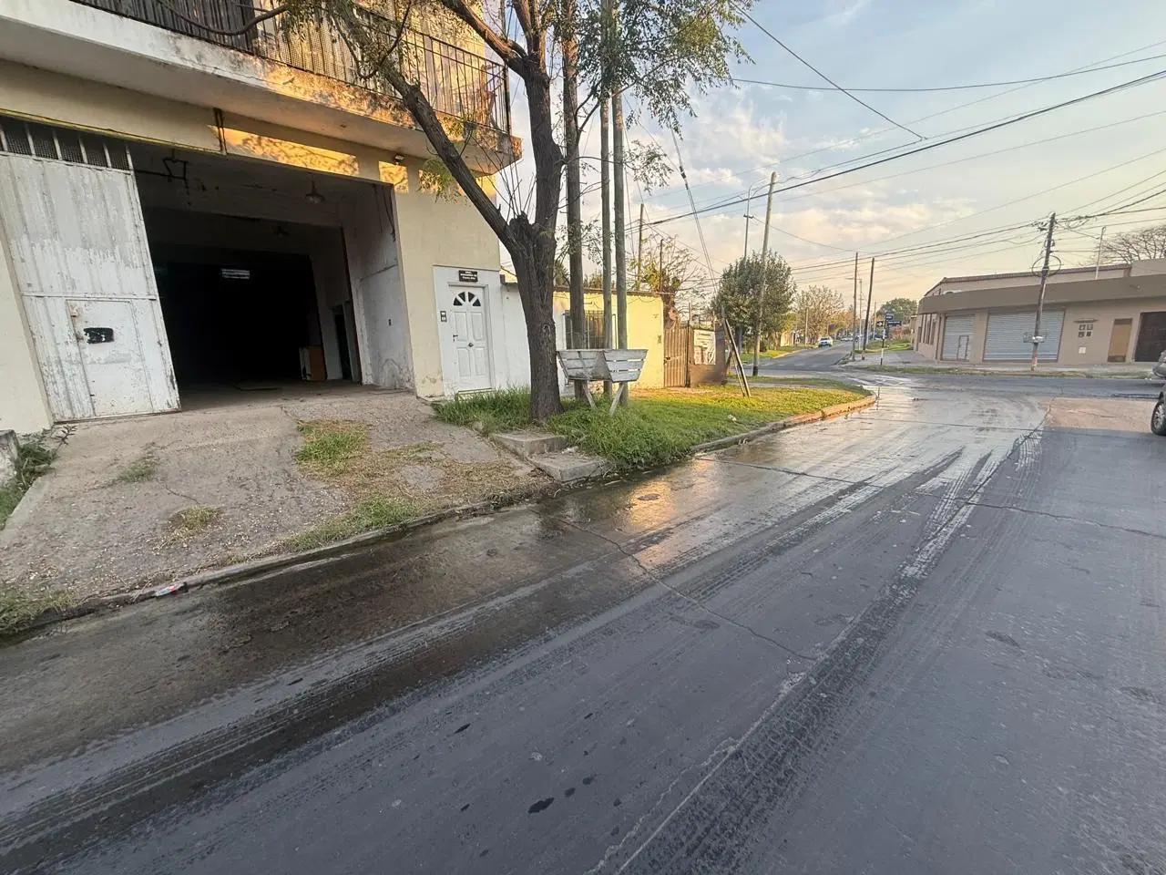 VENTA DEPOSITO - TALLER - GALPON - BELEN DE ESCOBAR - ASFALTO - CLOACA - BAÑO - OFICINA O VESTUARIO 2