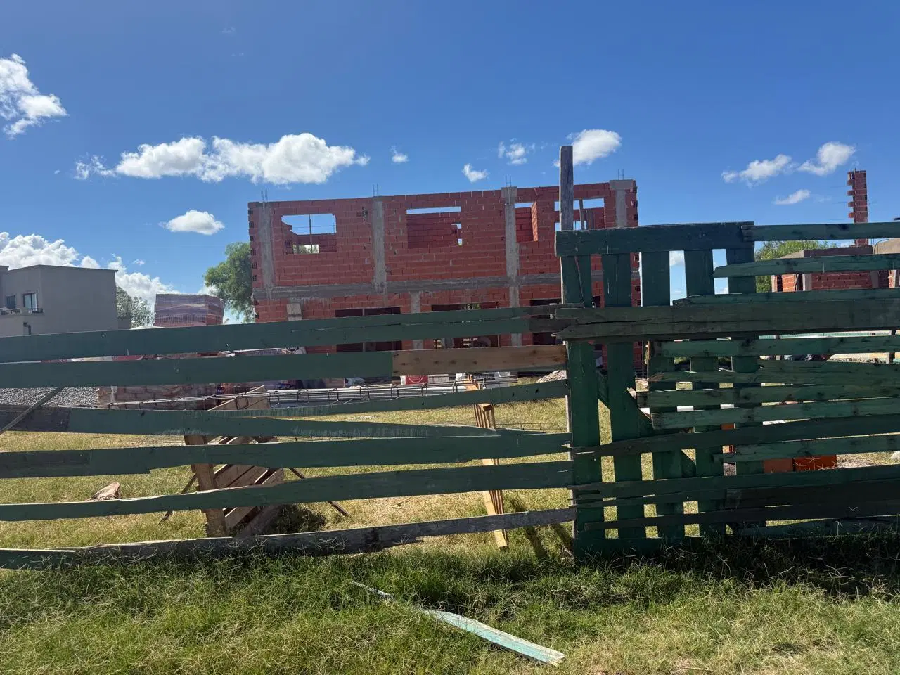 VENTA CASA SAN SEBASTIAN AREA 8 A LA LAGUNA FINANCIA TOMA VEHICULO LOTE PROPIEDAD 5