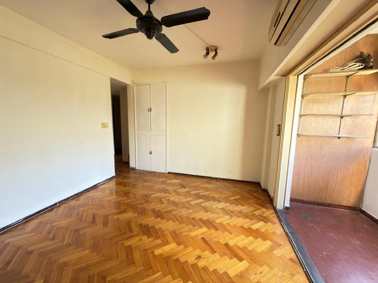 Venta departamento 2 ambientes luminoso con balcón y cerramiento - Apto profesional - Apto crédito ! 2