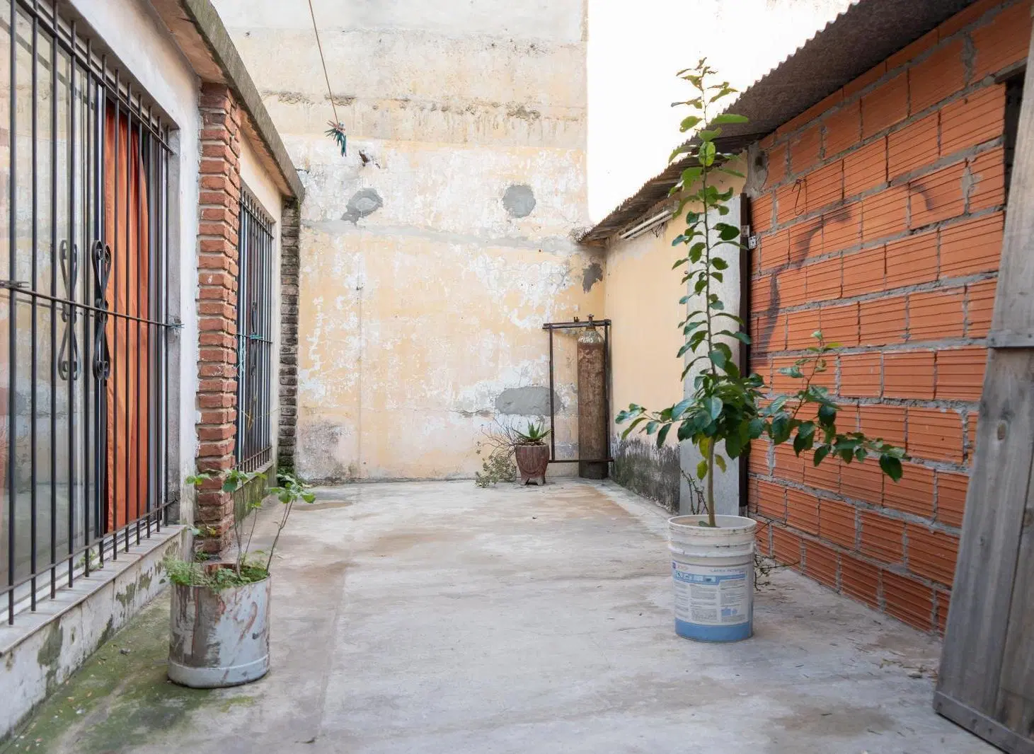 VENTA CASA 4 AMBIENTES OPORTUNIDAD UNICA EN MATADEROS 2