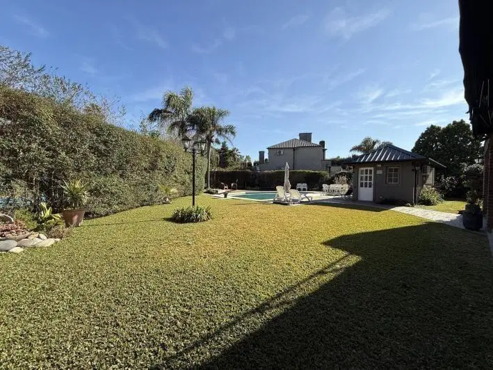 VENTA CASA CATEGORIA 5 AMBIENTES PISCINA QUINCHO - COUNTRY BANCO PROVINCIA - PERMUTA Y APTO CREDITO 2