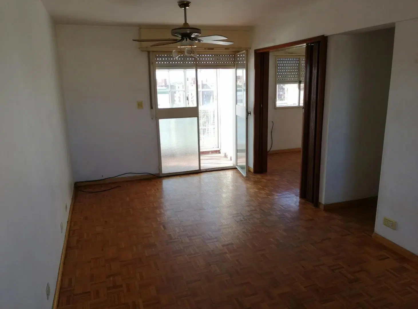DEPARTAMENTO- VENTA- 4 AMB. FRENTE-BALCON-APTO CREDITO- VILLA LUGANO- CABA 2