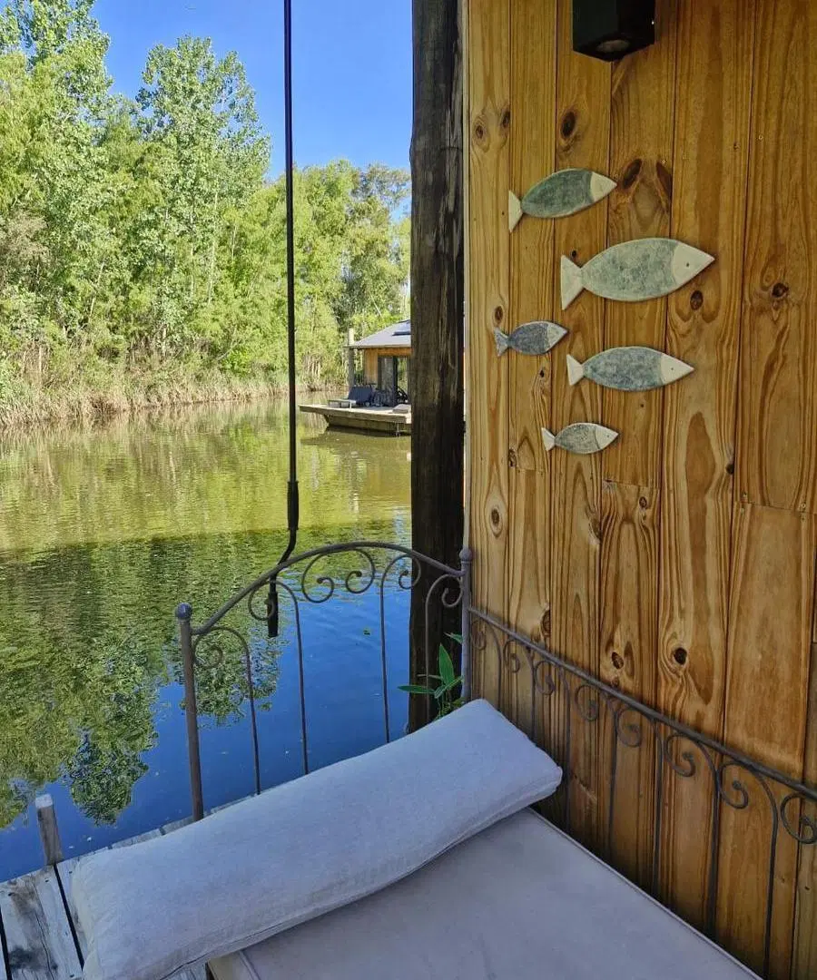 VENTA CASA FLOTANTE EN HIPOCAMPO AL RIO / 3 HAB  / CASA TERRESTRE - APTO CREDITO Y PERMUTA !!! 4