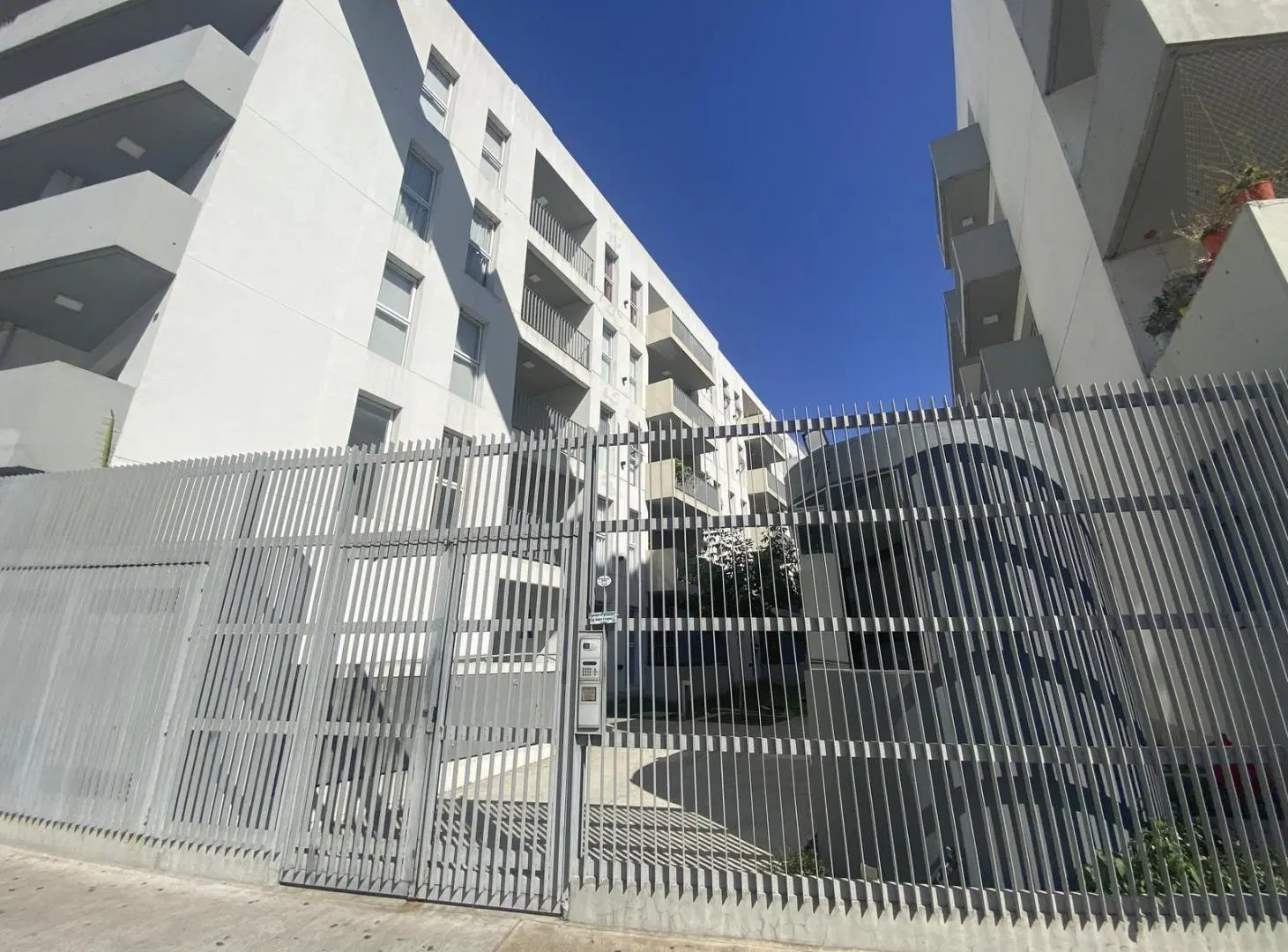 VENTA DEPARTAMENTO 3 AMBIENTES LATERAL BALCÓN APTO CREDITO MODERNO LUMINOSO 4