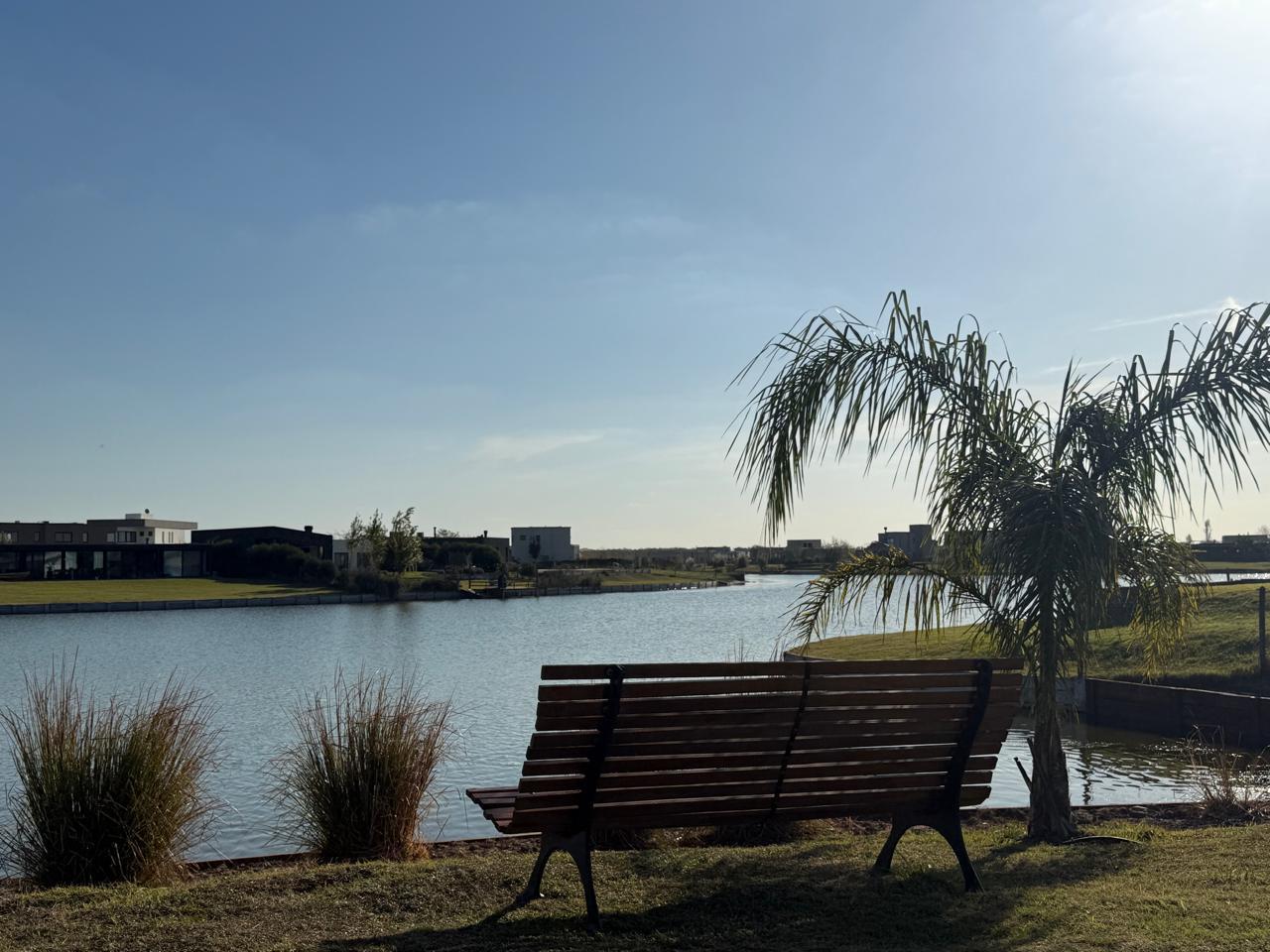 Venta de Terreno en Barrio San Sebastián Area 11 con Laguna -Financia Dueño-toma vehículo
