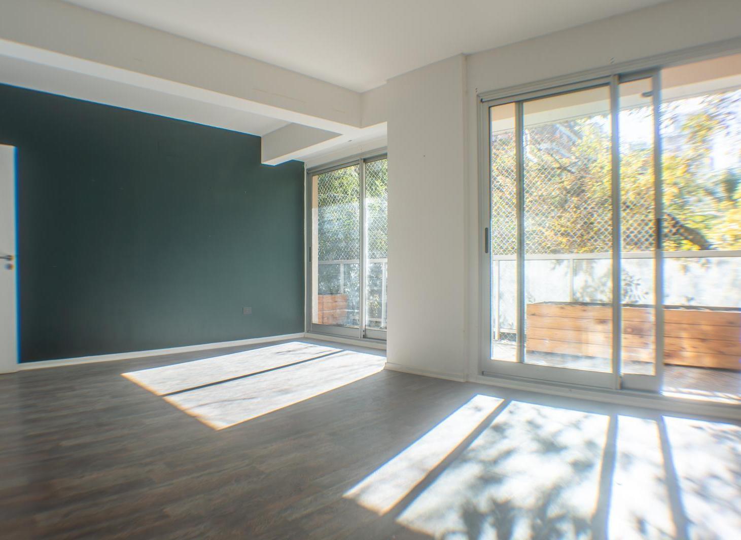 VENTA DEPARTAMENTO 2 AMBIENTES AMPLIOS EN BELGRANO - BALCÓN TERRAZA - ORIENTACIÓN ESTE PERMUTA