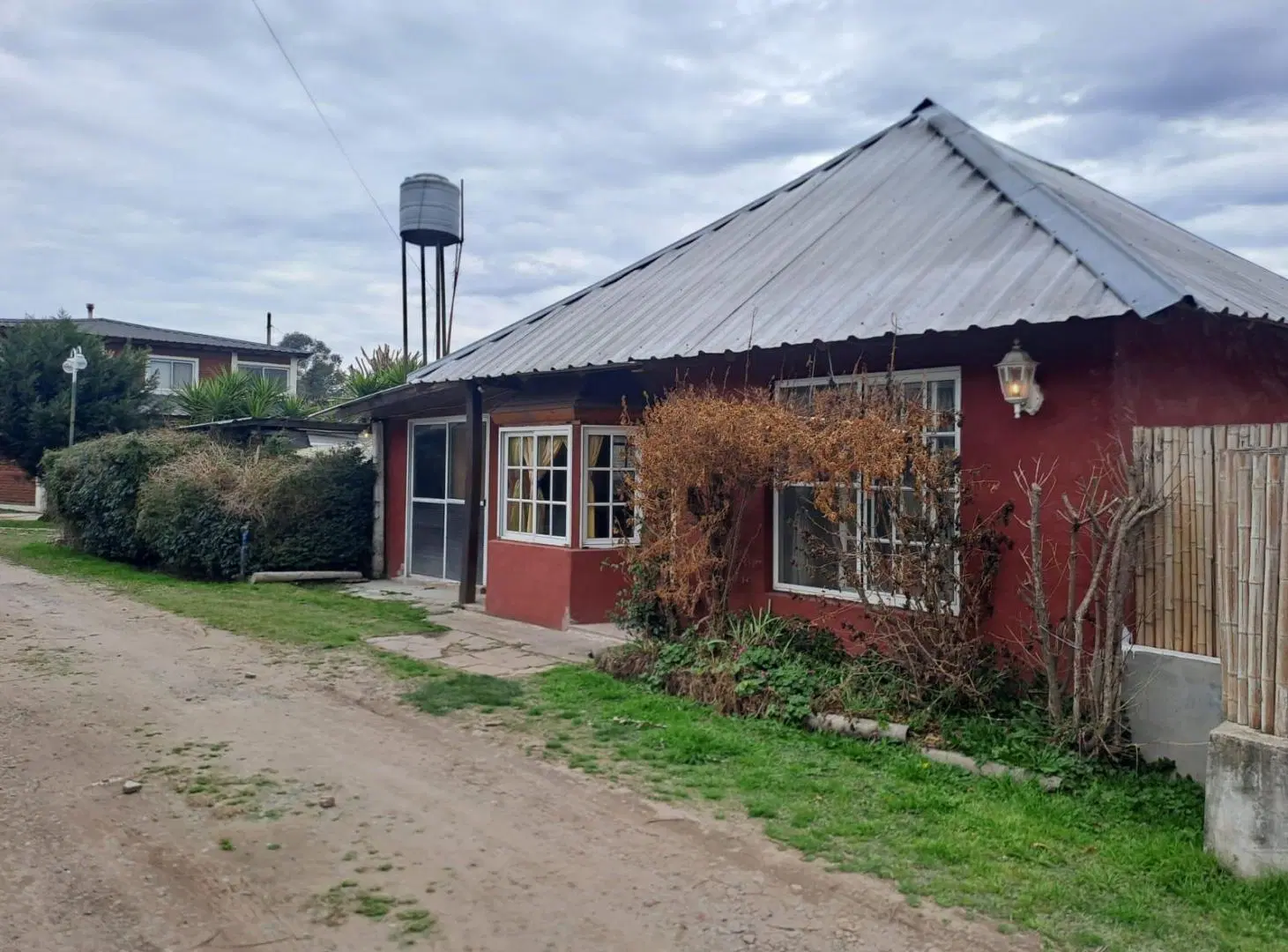VENTA CASA 3 AMBIENTES OPORTUNIDAD  COUNTRY RODA BAJAS EXPENSAS  QUINCHO PARRILLA PATIO 2