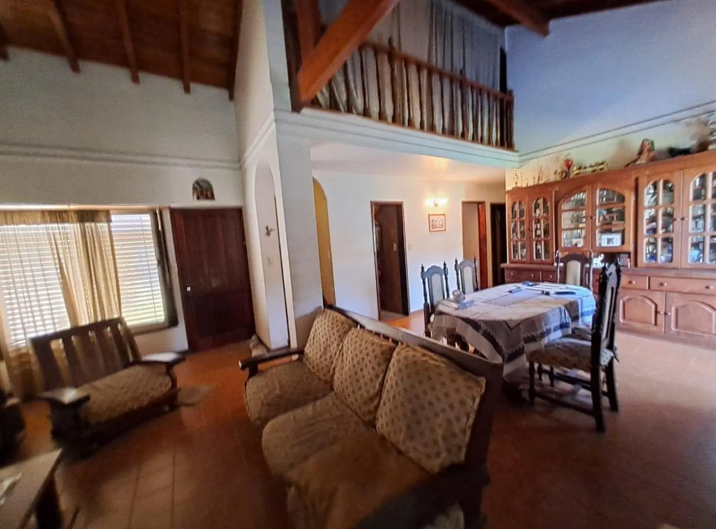 VENTA CASA PRINCIPAL CON CASA SECUNDARIA AL FONDO GRAND BOURG JARDIN COCHERA PARRILLA CUBIERTA 5