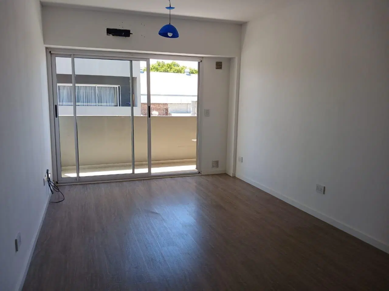 VENTA MONOAMBIENTE AL CONTRAFENTE CON BALCÓN LUMINOSO MUY BUENA UBICACION  PATERNAL 5