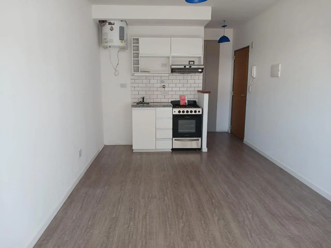 VENTA MONOAMBIENTE AL CONTRAFENTE CON BALCÓN LUMINOSO MUY BUENA UBICACION  PATERNAL 3