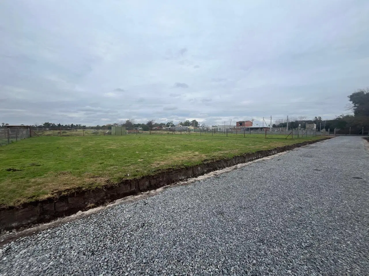 VENTA LOTE OPORTUNIDAD BARRIO SEMICERRADO EL OVERO 2 SIN EXPENSAS PERIMETRADO CON PÉRGOLA FINANCIA 2