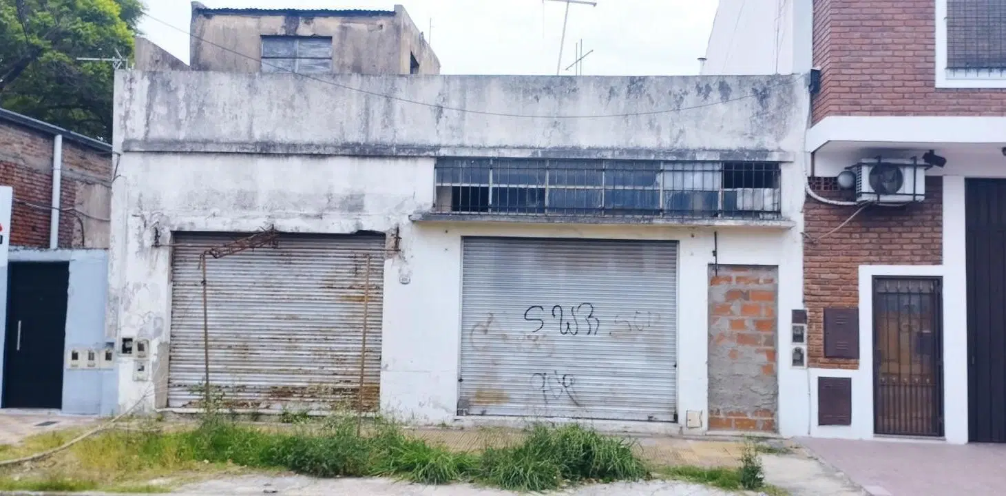 VENTA  TERRENO / LOTE - A 300 METROS DE AVENIDA HIPOLITO YRIGOYEN  - LANUS - PERMUTA 5