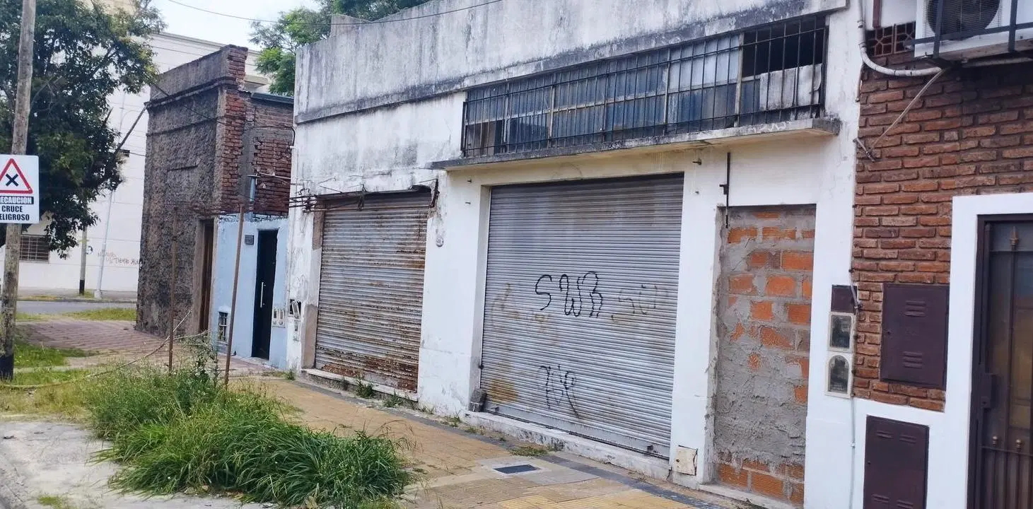 VENTA  TERRENO / LOTE - A 300 METROS DE AVENIDA HIPOLITO YRIGOYEN  - LANUS - PERMUTA 2