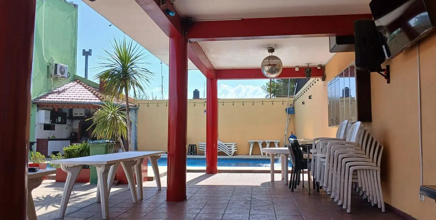 VENTA COMPLEJO COMERCIAL Y TURISTICO - 3 DEPARTAMENTOS CON QUINCHO - PISCINA - PERMUTA Y FINANCIA !! 2