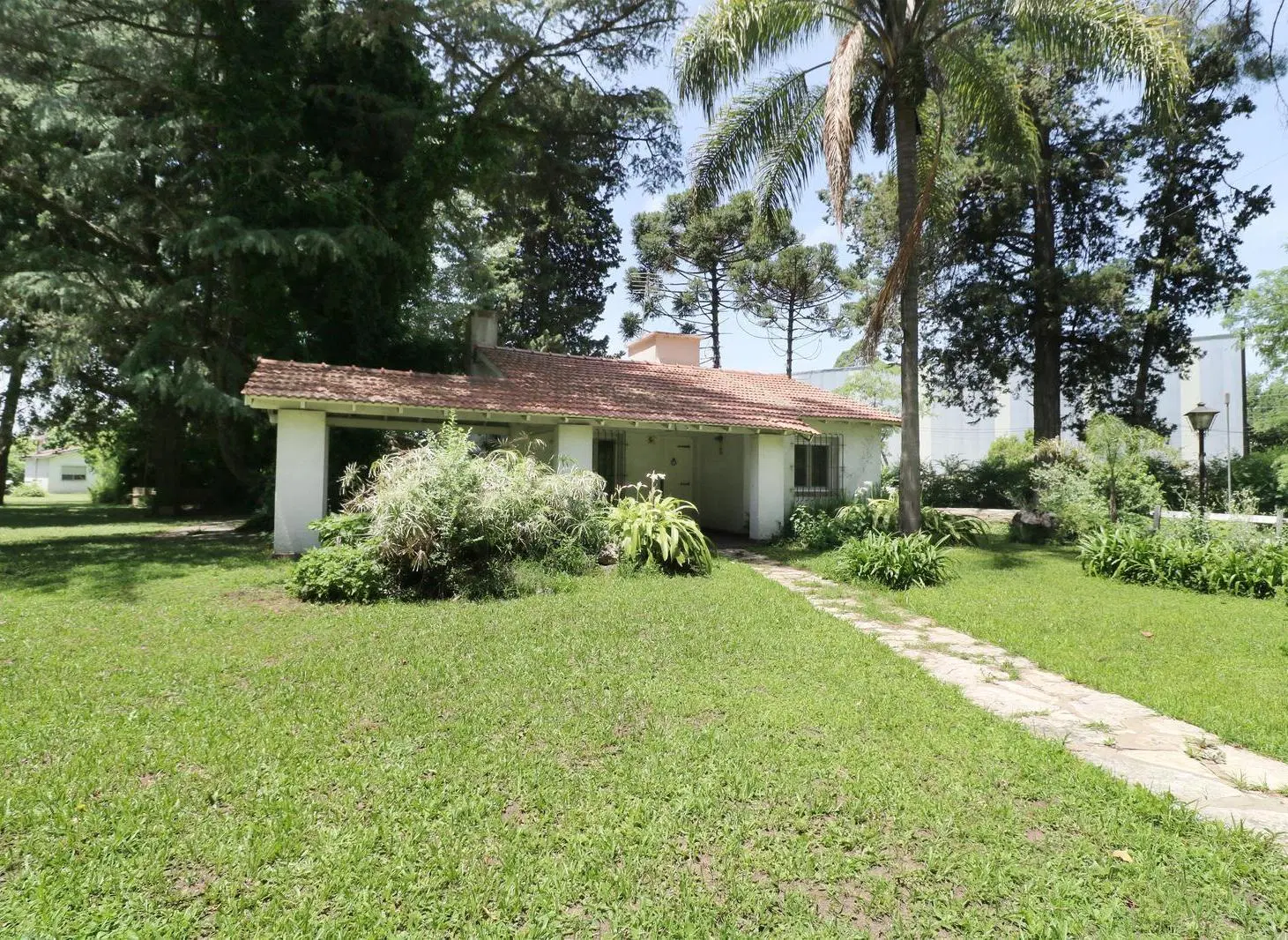 VENTA CASAQUINTA - MORENO - PARQUE - PISCINA - QUINCHO - PARRILLA - PERMUTA - OPORTUNIDAD! 3