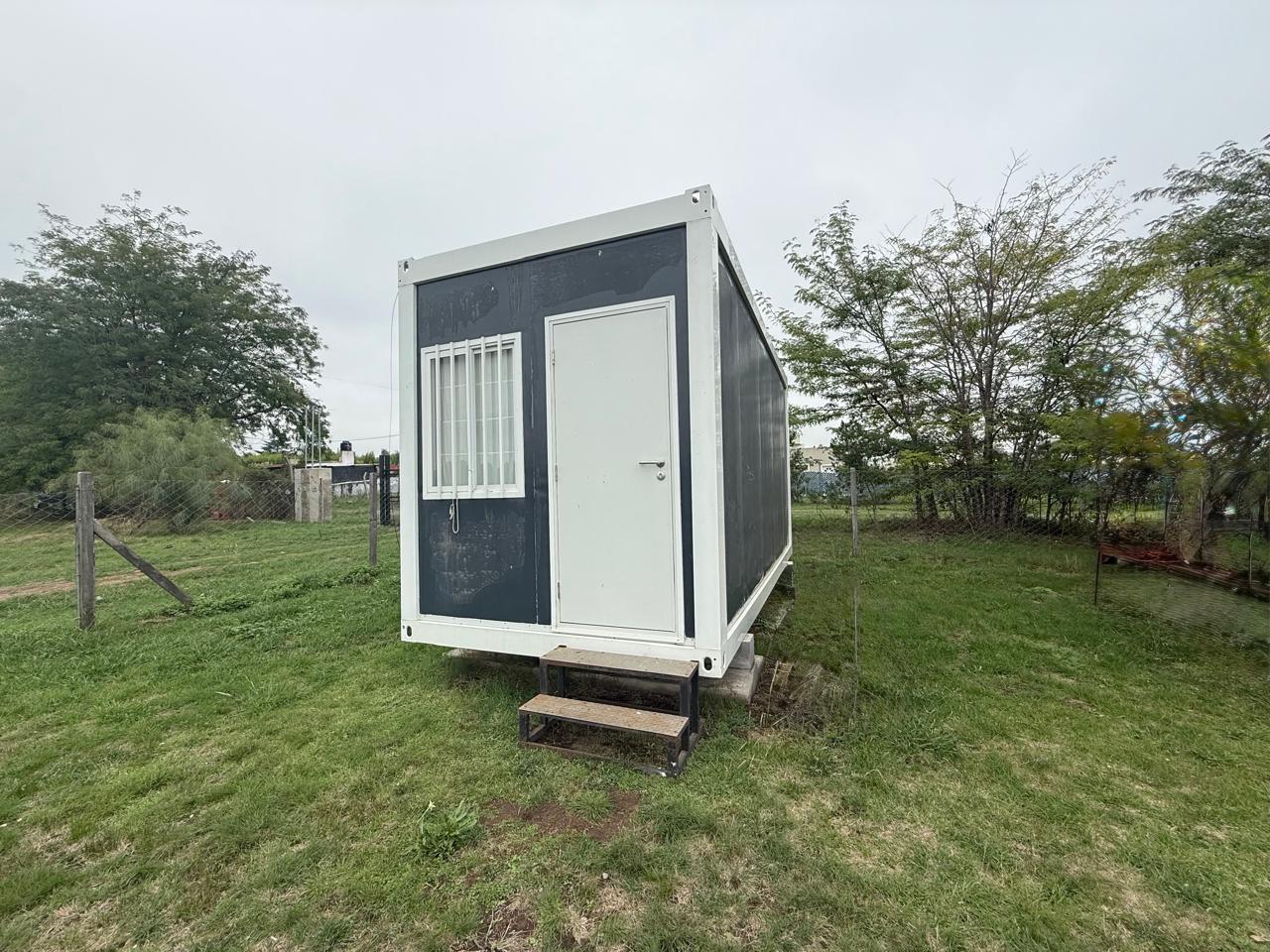 Foto de VENTA DE CASA CONTAINER LOTE PARQUIZADO EN BARRIO SEMICERRADO TOMA, imagen 2