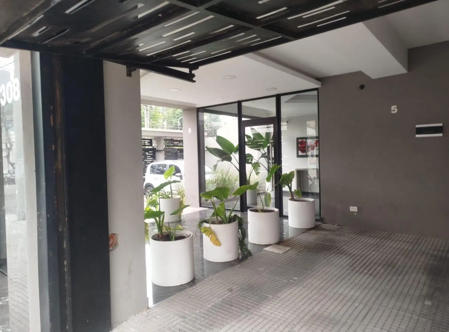 ALQUILER DEPARTAMENTO 2 AMBIENTES  FRENTE CON BALCON PARRILLA COCHERA CENTRO MORON 5