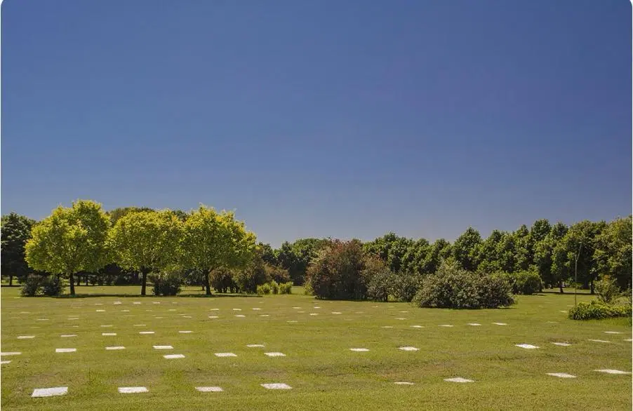 VENTA PARCELA CEMENTERIO PRIVADO  JARDIN DE PAZ PILAR EXCELENTE UBICACION. 4