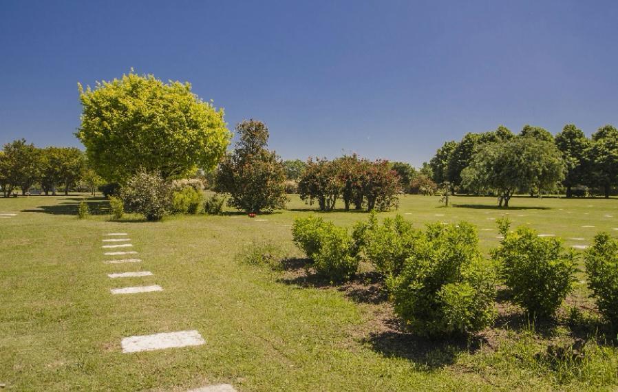 VENTA PARCELA CEMENTERIO PRIVADO JARDIN DE PAZ PILAR EXCELENTE UBICACION.