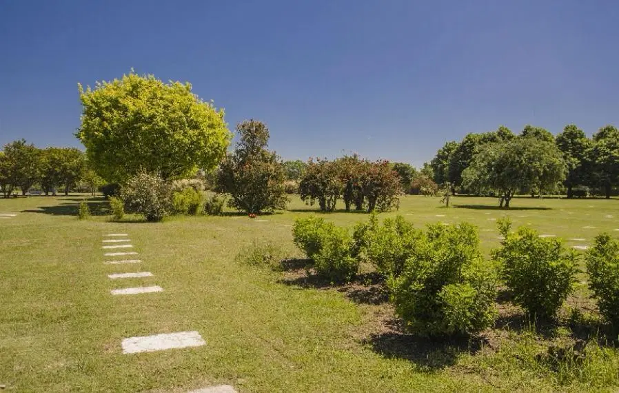 VENTA PARCELA CEMENTERIO PRIVADO  JARDIN DE PAZ PILAR EXCELENTE UBICACION. 3