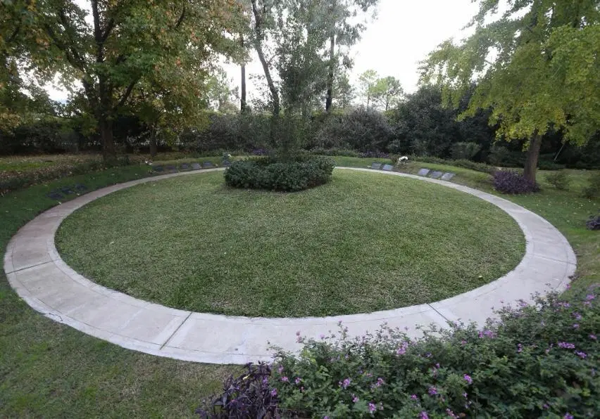 VENTA PARCELA CEMENTERIO PRIVADO  JARDIN DE PAZ PILAR EXCELENTE UBICACION. 2