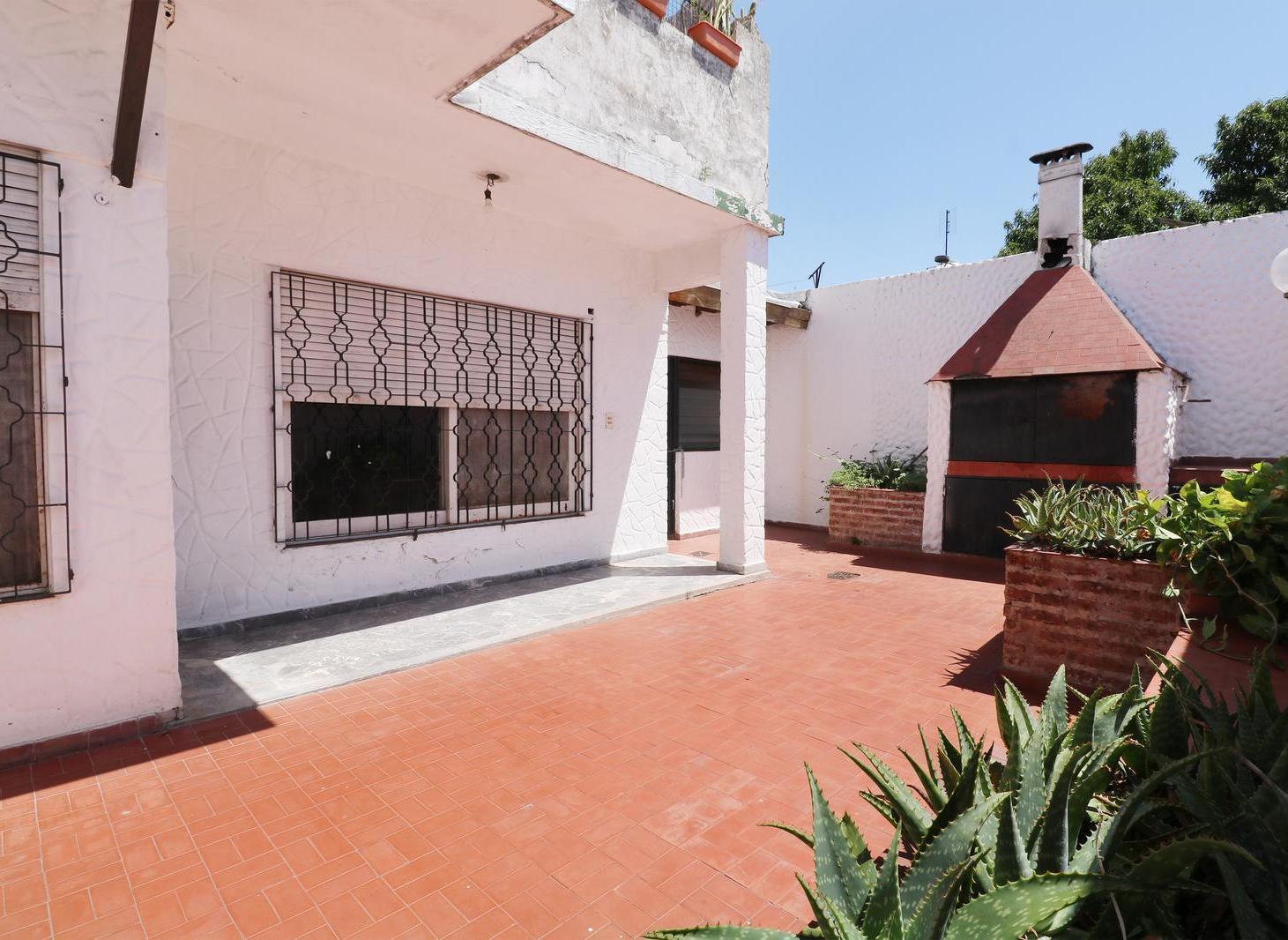 VENTA PH 4 AMBIENTES APTO CRÉDITO y PERMUTA VILLA BALLESTER COCHERA PATIO Y PARRILLA