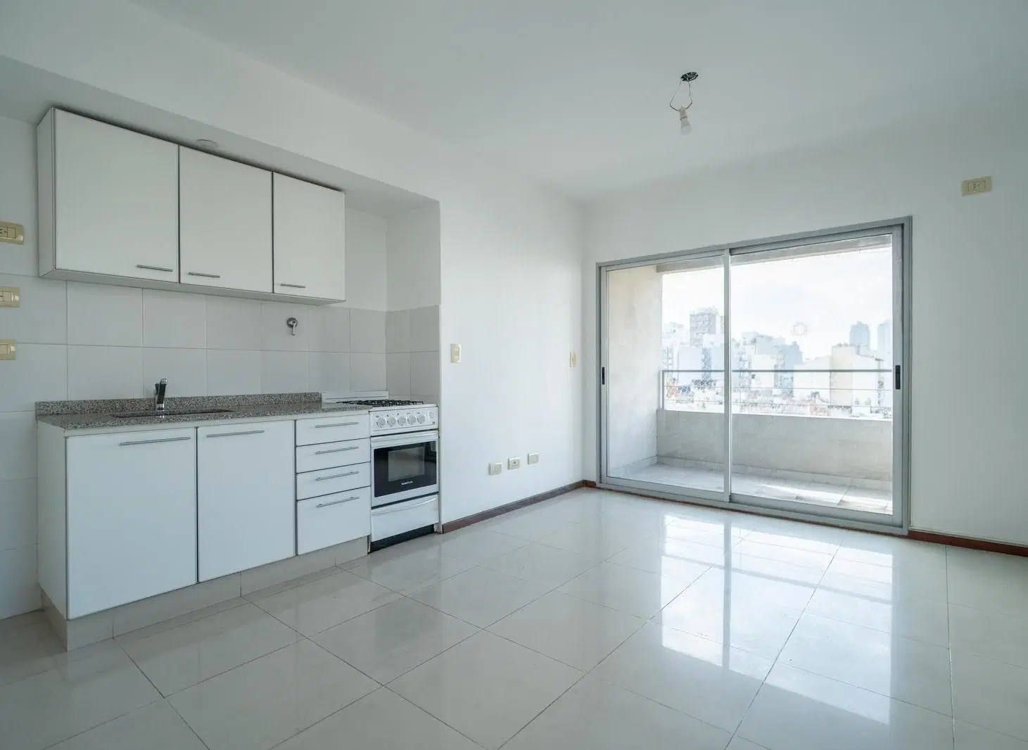 VENTA DEPARTAMENTO DOS AMBIENTES "APTO CREDITO"· COCHERA · VISTA ABIERTA AL CONTRAFRENTE CON BALCÓN 4