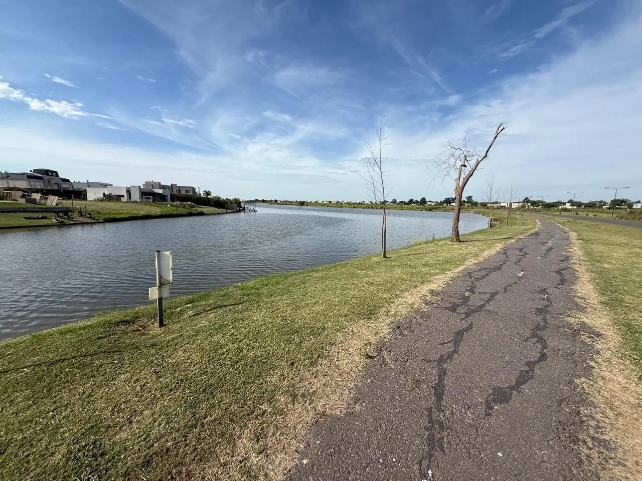 VENTA CASA SAN SEBASTIAN BARRIO CON LAGUNA GOLF FINANCIA DUEÑO DIRECTO TOMA LOTE VEHICULO 2