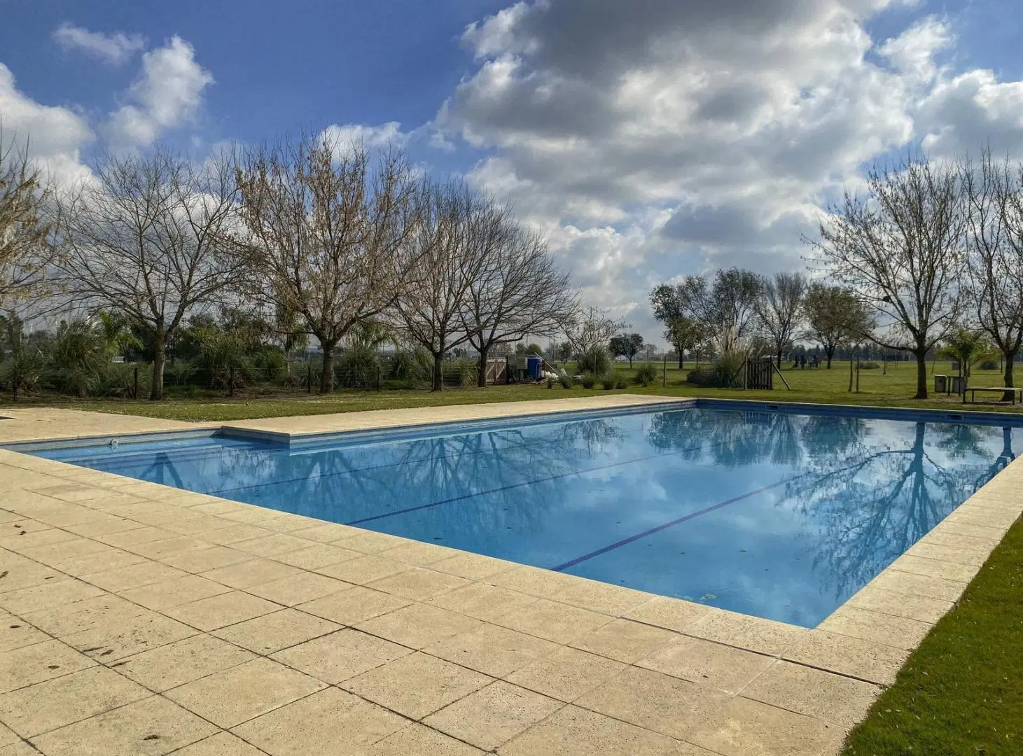 VENTA CASA SAN SEBASTIAN BARRIO CON LAGUNA GOLF FINANCIA DUEÑO DIRECTO TOMA LOTE VEHICULO 3