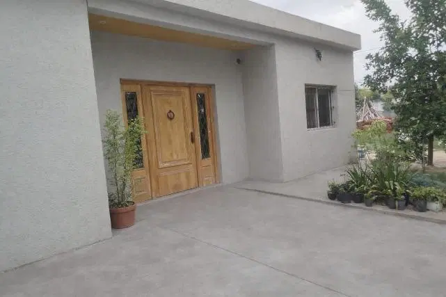 VENTA CASA 4 AMBIENTES  CON PARQUE QUINCHO COCHERAS PQUE SAN LUIS PILAR APTO CREDITO 3
