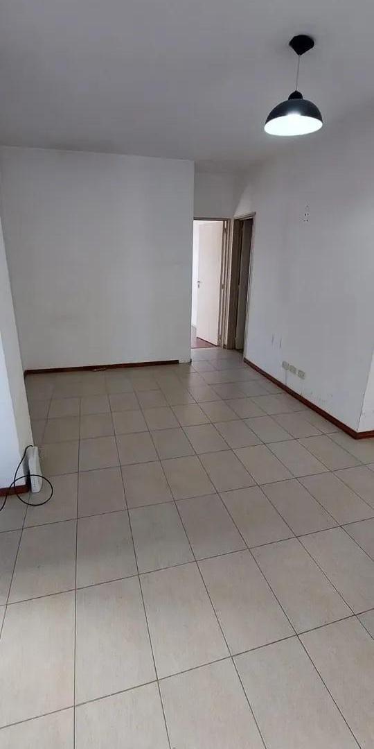 Foto de VENTA DEPARTAMENTO 2 AMBIENTES FRENTE - 2 BALCONES - APTO CREDITO BANCO, imagen 5