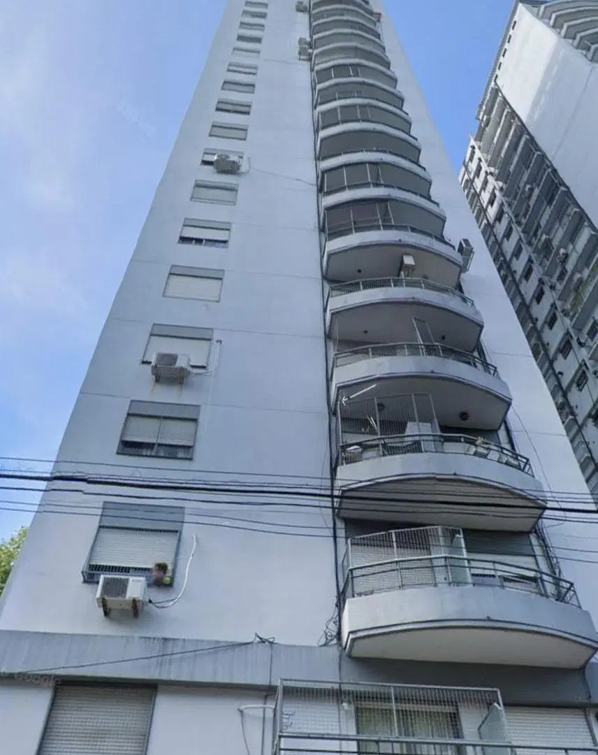 VENTA DEPARTAMENTO 2 AMBIENTES FRENTE - 2 BALCONES - APTO CREDITO BANCO Y PROFESIONAL - SEGURIDAD 8
