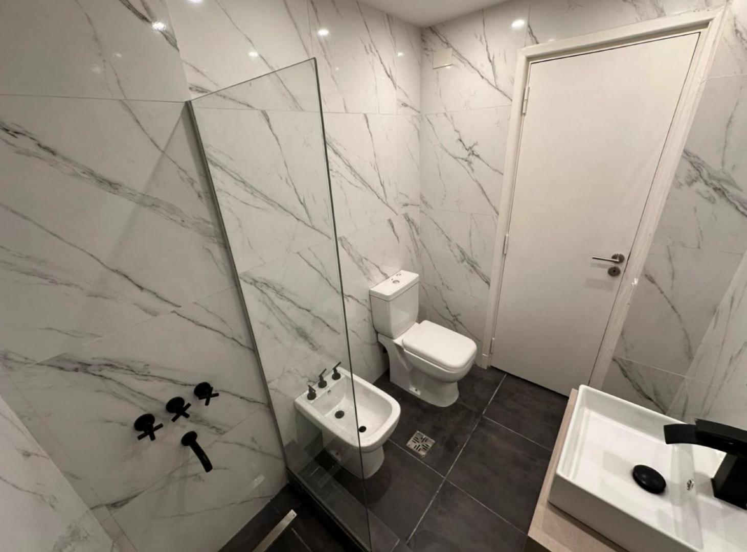 Foto de VENTA DEPARTAMENTO MONOAMBIENTE - SAN NICOLAS - CONTRAFRENTE, imagen 1