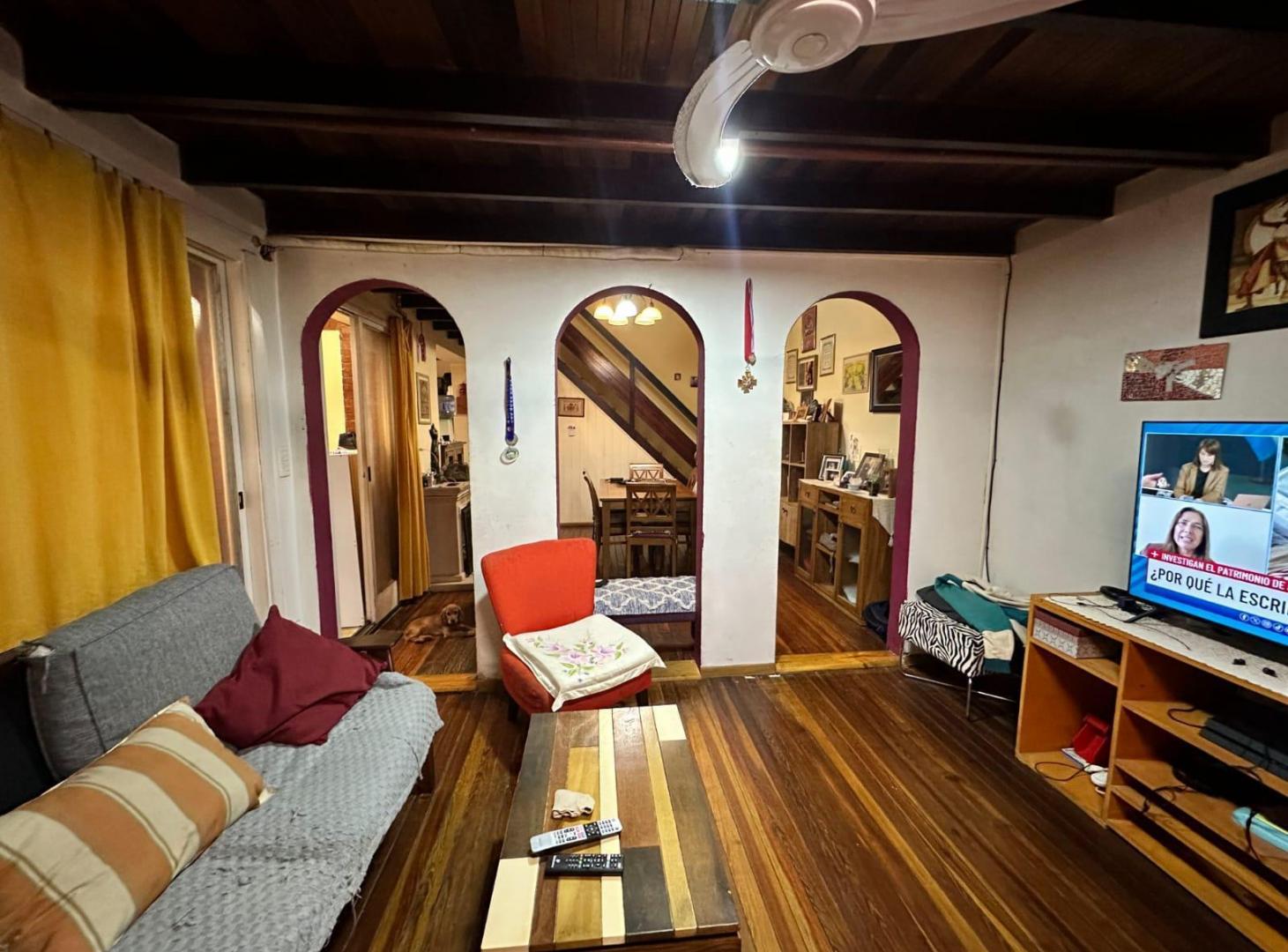 Foto de VENTA PH 4 AMBIENTES 2 HABITACIONES EXCELENTE UBICACION SOBRE AVENIDA PERMUTA SAN CRISTOBAL CABA, imagen 3