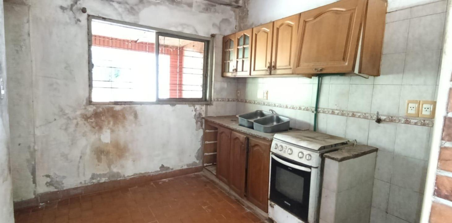 Foto de VENTA LOCAL Y CASA 3 AMBIENTES SOBRE AVENIDA IDEAL INVERSOR SAN MIGUEL, imagen 2