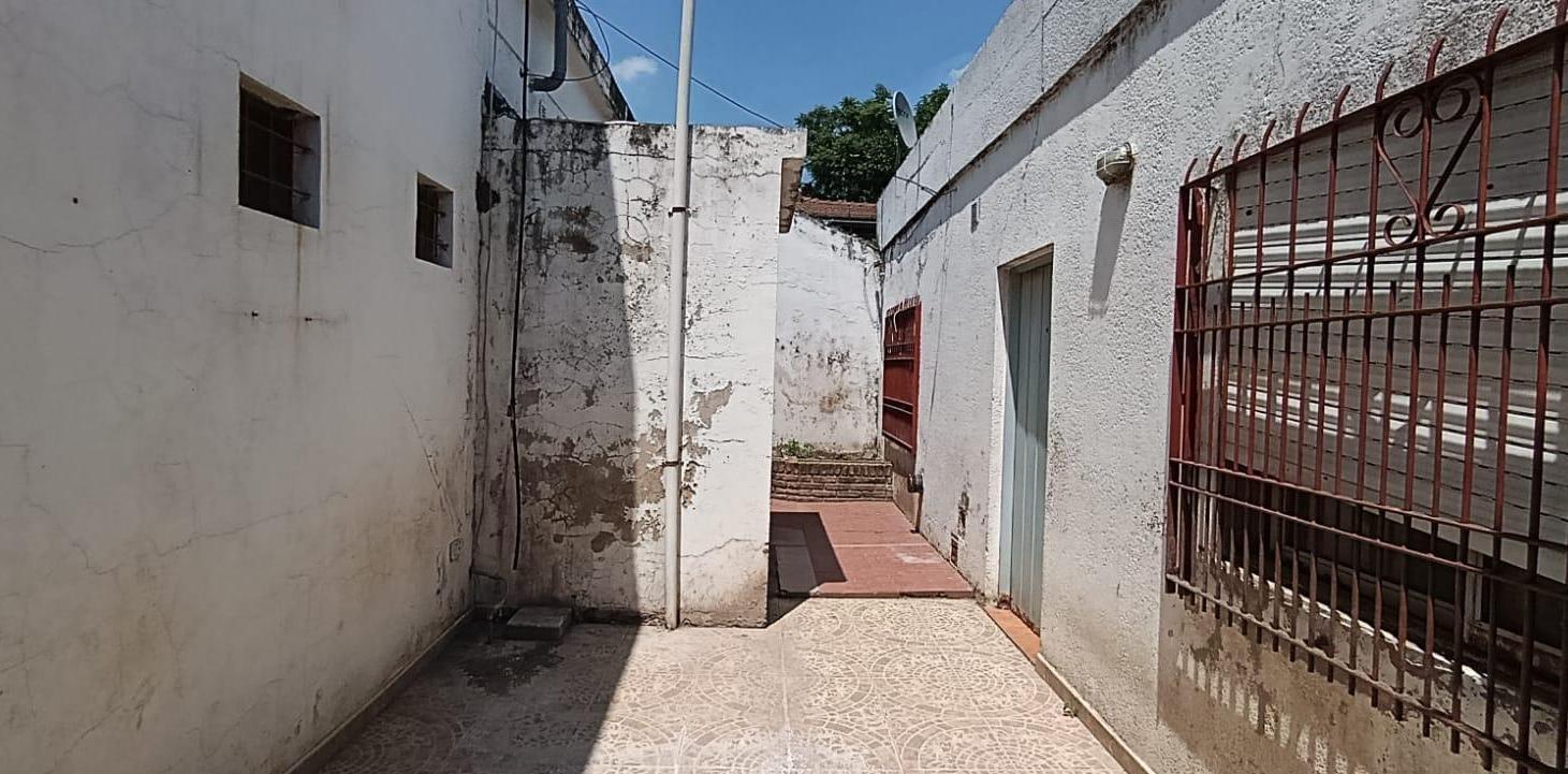 Foto de VENTA LOCAL Y CASA 3 AMBIENTES SOBRE AVENIDA IDEAL INVERSOR SAN MIGUEL, imagen 3