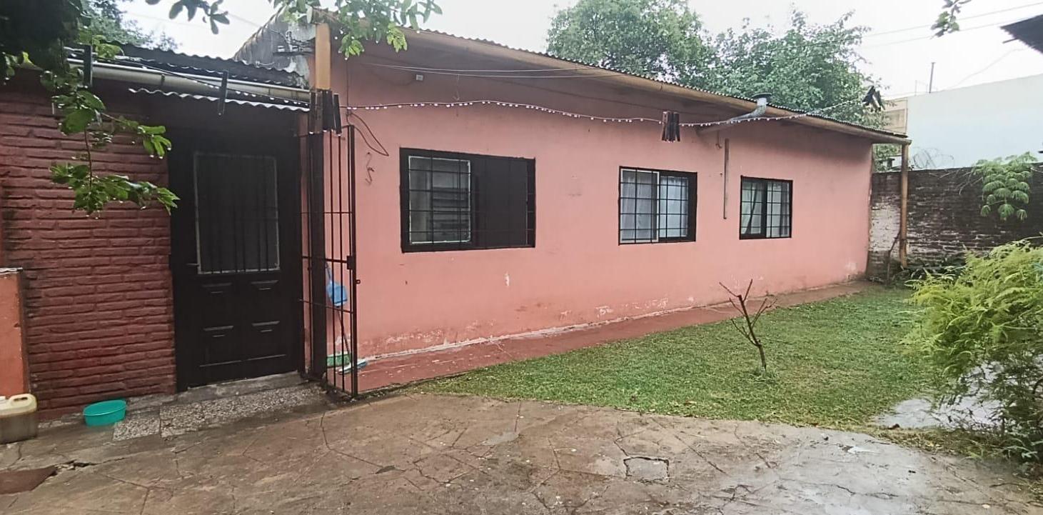 Foto de VENTA CASA TIPO PH 4 AMBIENTES PATIO EXCELENTE UBICACION APTO CREDITO MORENO CENTRO, imagen 4