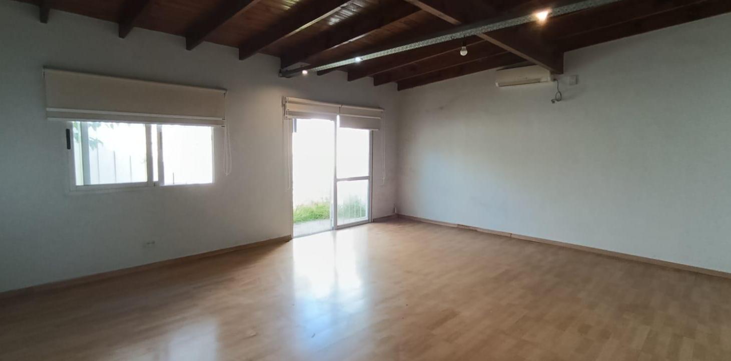 Foto de VENTA PH MONOAMBIENTE AMPLIO EXCELENTE UBICACION MORENO CENTRO APTO CREDITO, imagen 1