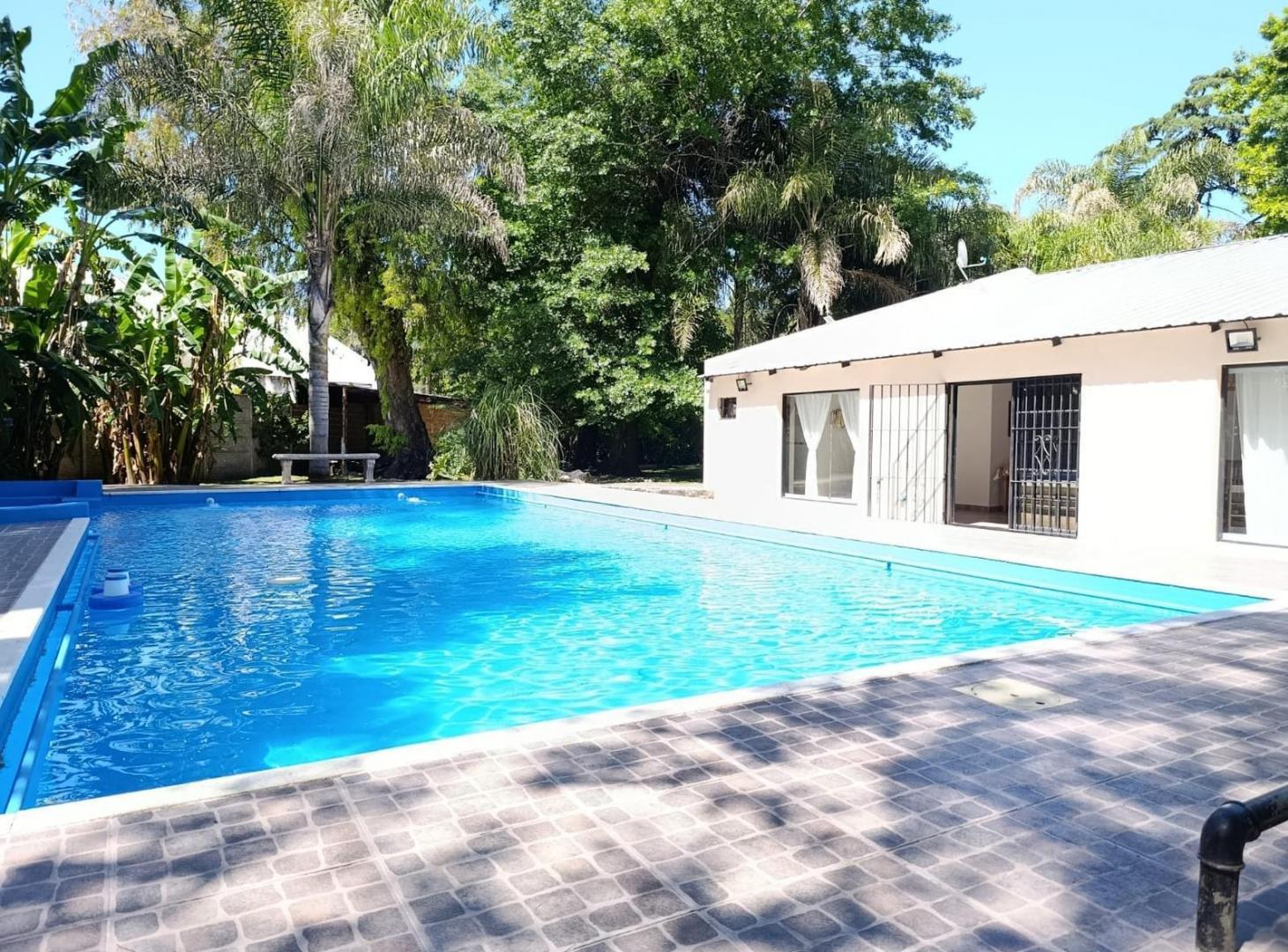 Foto de VENTA CASA QUINTA 5 AMBIENTES TOTALMENTE RENOVADA GRAN PARQUE UNICA MUY BUEN ACCESO TRUJUI MORENO, imagen 1