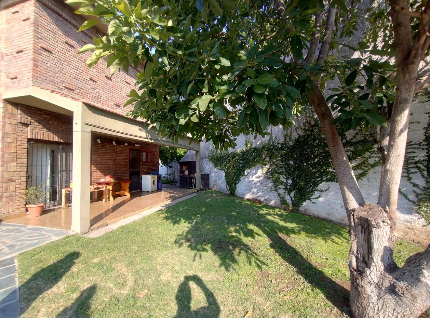 Foto de VENTA CASA 5 AMBIENTES CHALET PERMUTA DTO CABA APTO CREDITO W. MORRIS, imagen 3