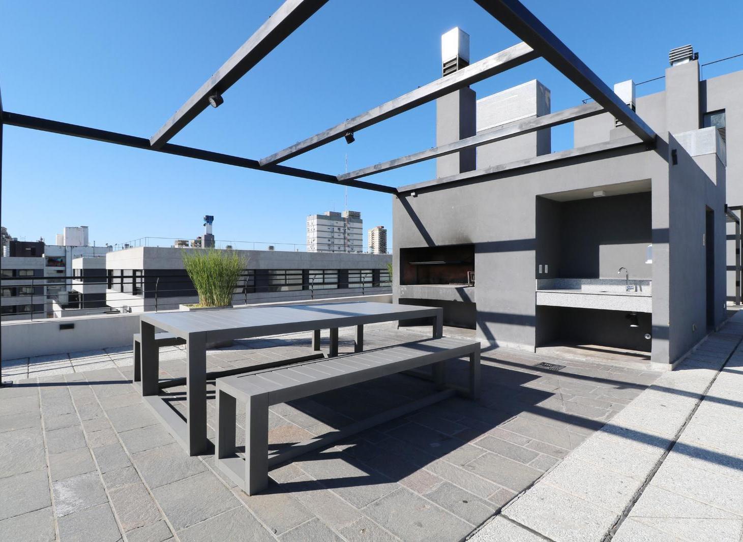 Foto de VENTA DEPARTAMENTO DE TRES AMBIENTES EN FLORES - LUMINOSO - BALCON, imagen 1