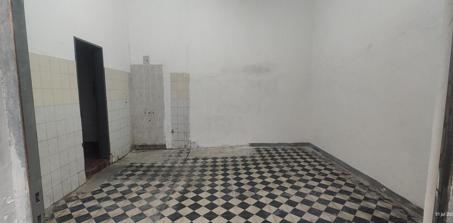 Foto de ALQUILER AMPLIO INMUEBLE COMERCIAL / DEPÓSITO DE 270 M² EN 2 PLANTAS, imagen 2