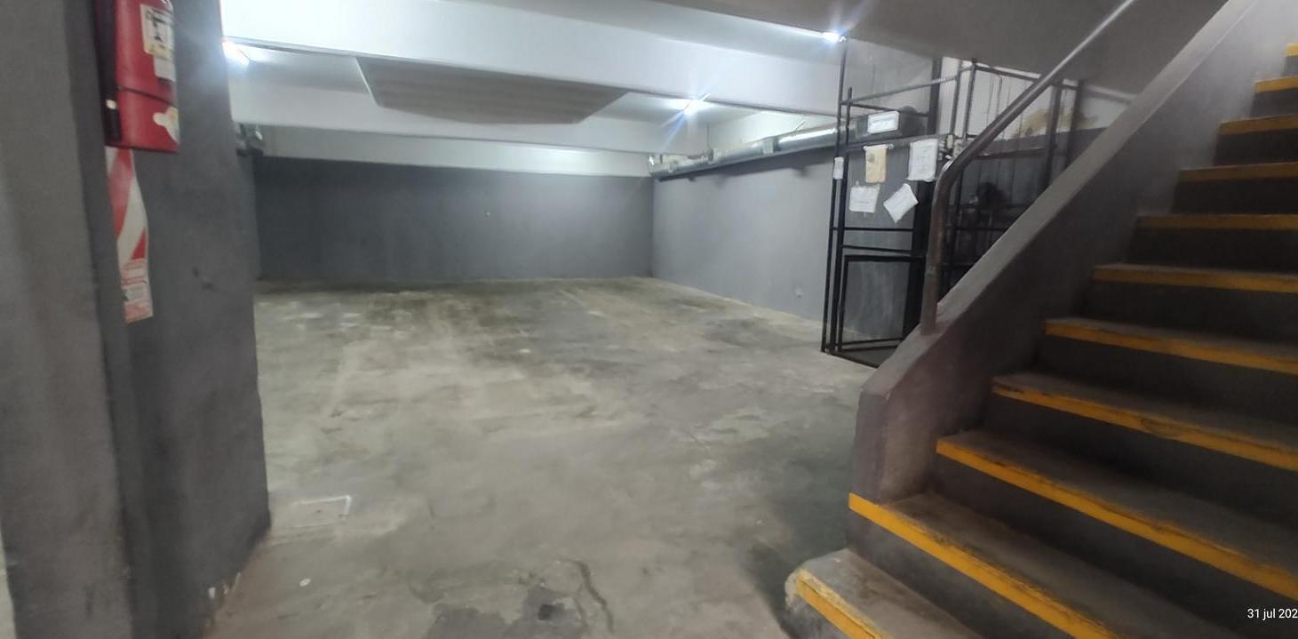 Foto de ALQUILER AMPLIO INMUEBLE COMERCIAL / DEPÓSITO DE 270 M² EN 2 PLANTAS, imagen 3