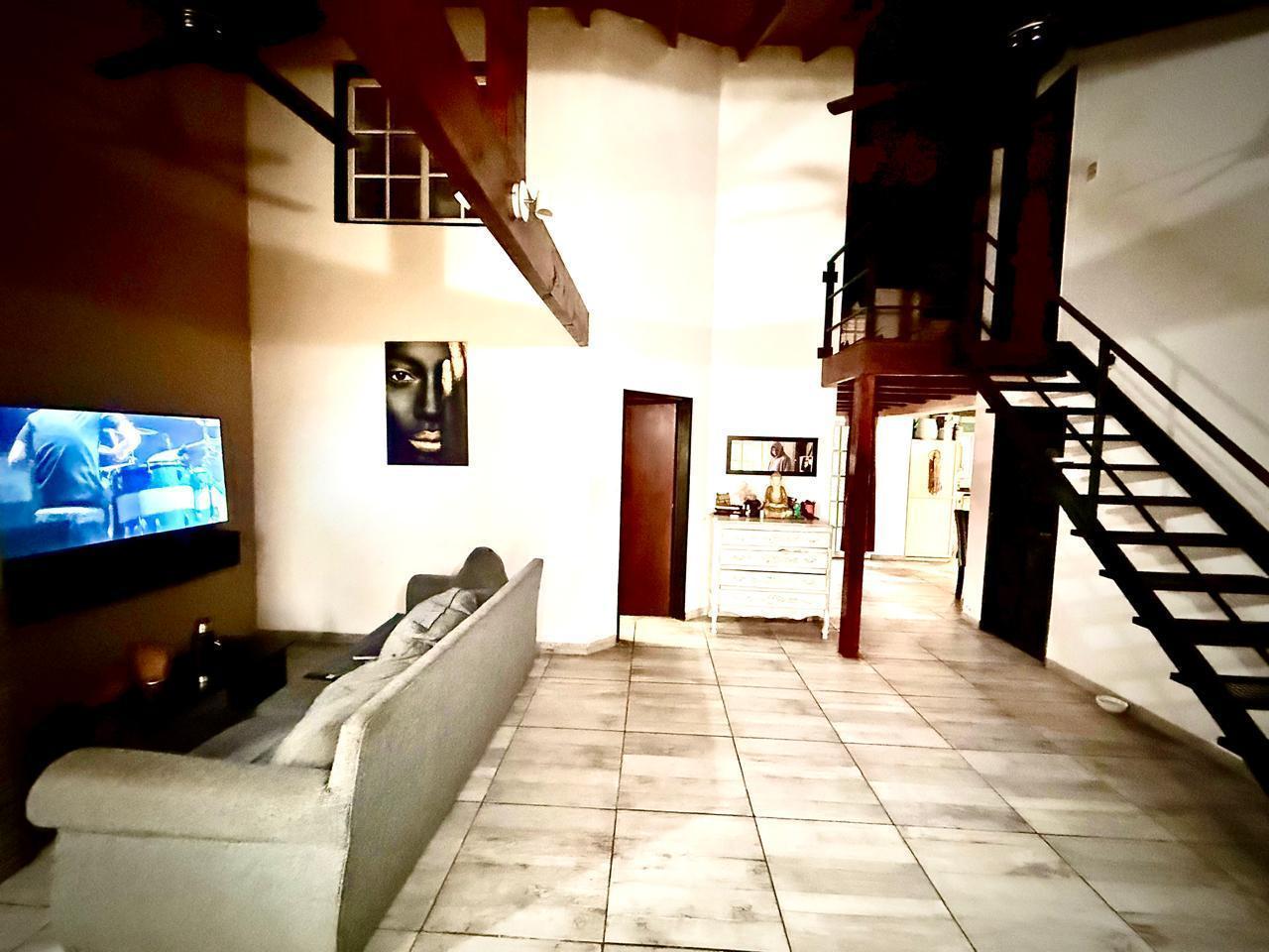 Foto de CASA EN VENTA EN BARRIO PARQUE EL CAZADOR 3 DORMITORIOS PARQUE PILETA, imagen 4