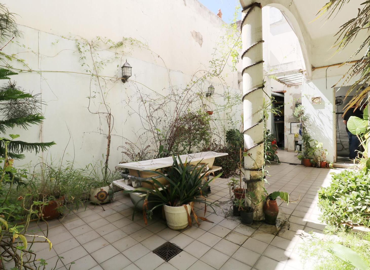 Foto de VENTA CASA 5 AMBIENTES - EN FLORESTA - 2 PLANTAS - LOCAL COMERCIAL, imagen 5