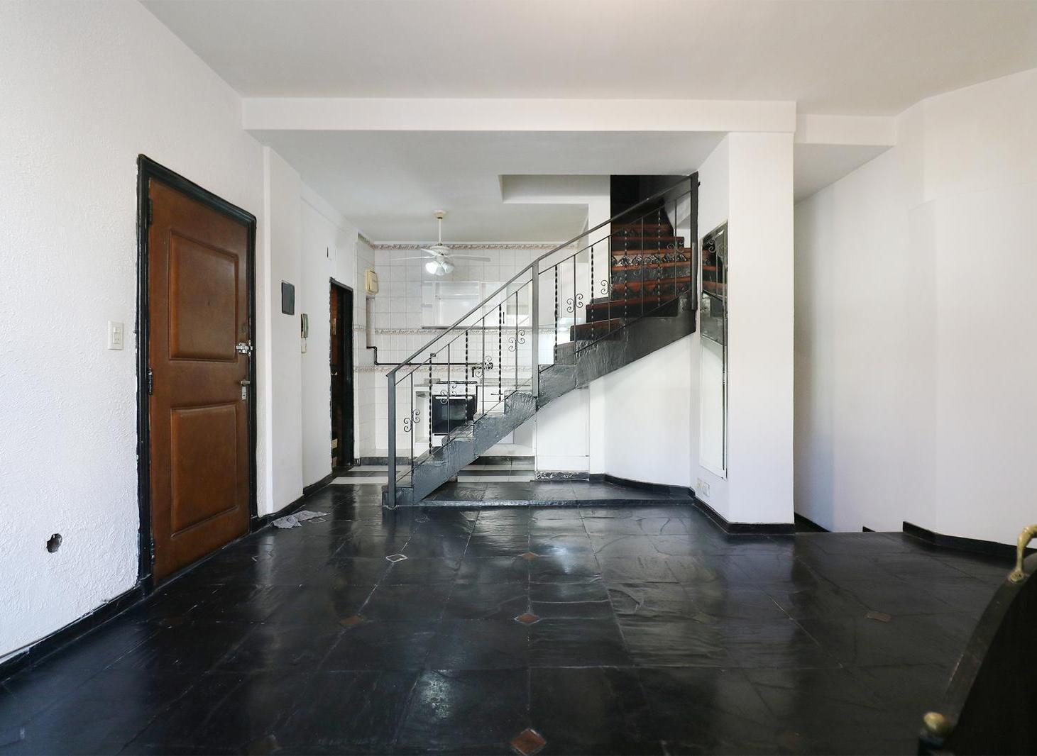 Foto de VENTA DEPARTAMENTO DE 4 AMBIENTES - VILLA SANTA RITA - PATIO - FRENTE, imagen 2