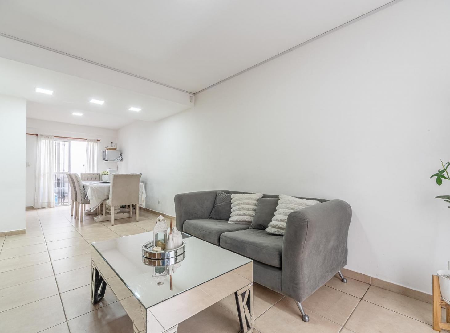 Foto de Venta PH de 3 ambientes con cochera y patio – Ingeniero Maschwitz, imagen 3